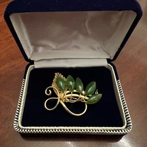 Vintage Jade Gold Tone Brooch Pin Unworn